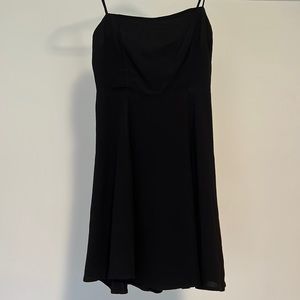 Em & Elle mini black dress 🤍